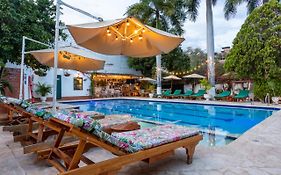 Entre Palmas Casa Hotel